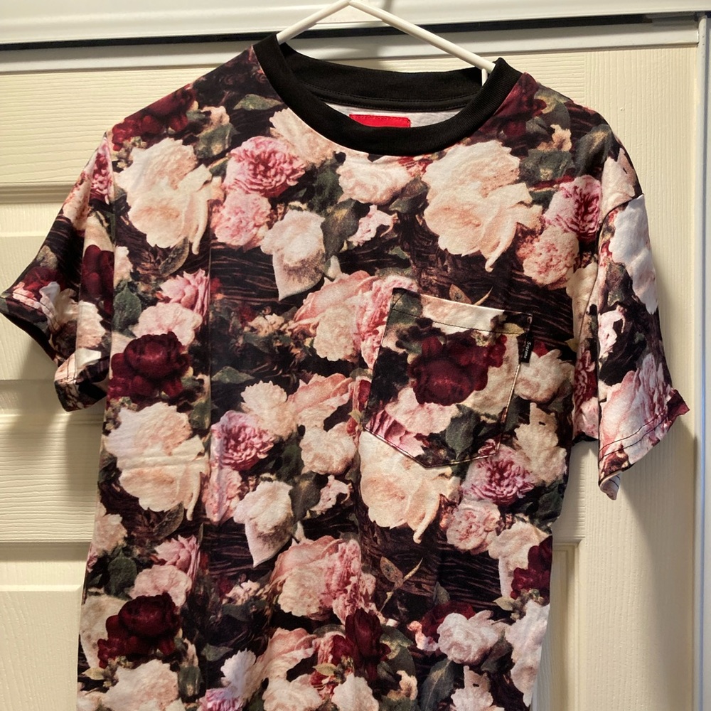 Supreme Rose Camo Pocket T Shirt, NWT size L